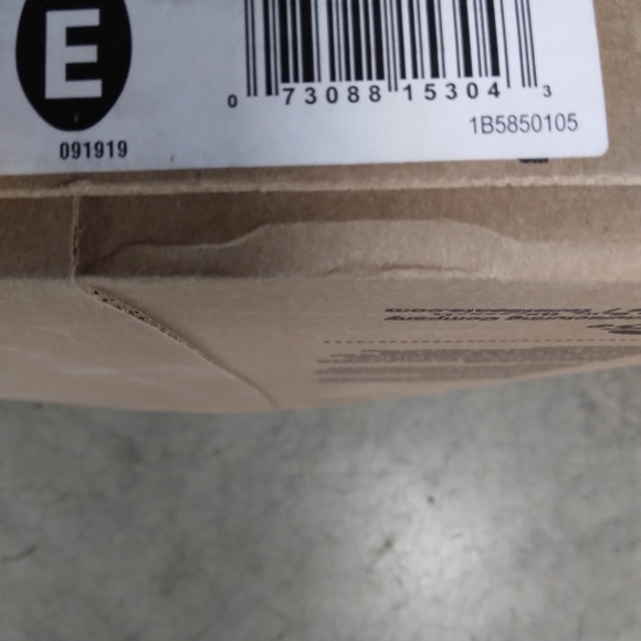 BENEKE BEMIS ELONGATED WHITE TOILET SEAT IN BOX - Picture 15 of 16